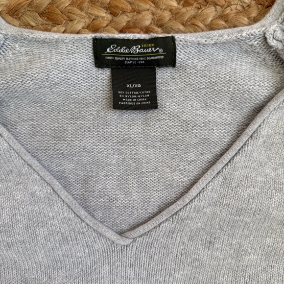 Eddie Bauer Women’s XL Gray Cotton V Neck Sweater - Picture 2 of 5